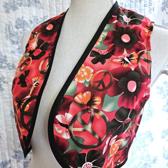 Size S-M Cropped Vest Groovy Red - Picture 4 of 8